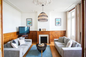 -BOSCO- Elegant T3 avec balcon et vue sur le port
